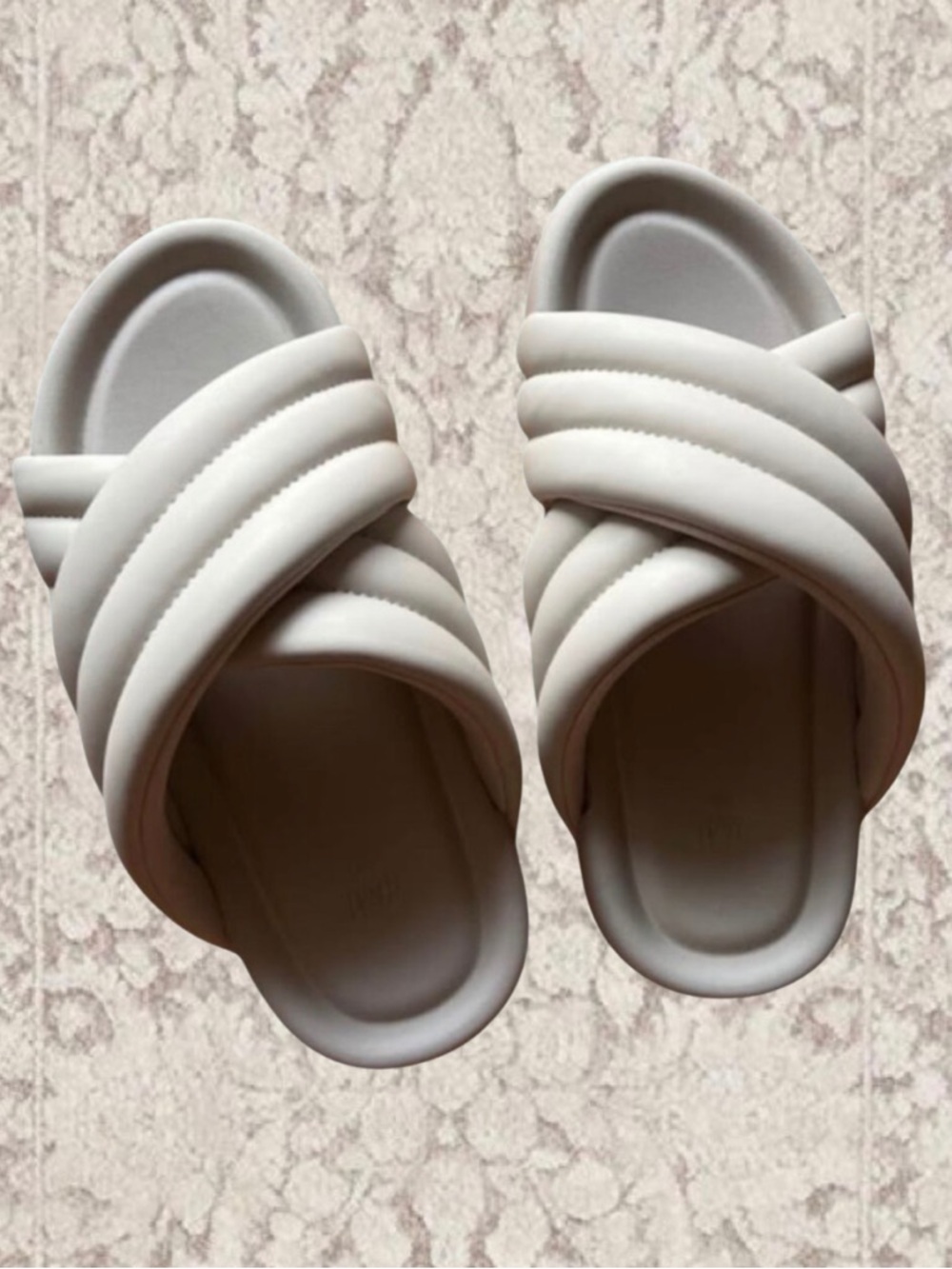 Beige Padded Slide Sandals – H&M – Size 39 (Size 8-8.5) – Excellent Condition